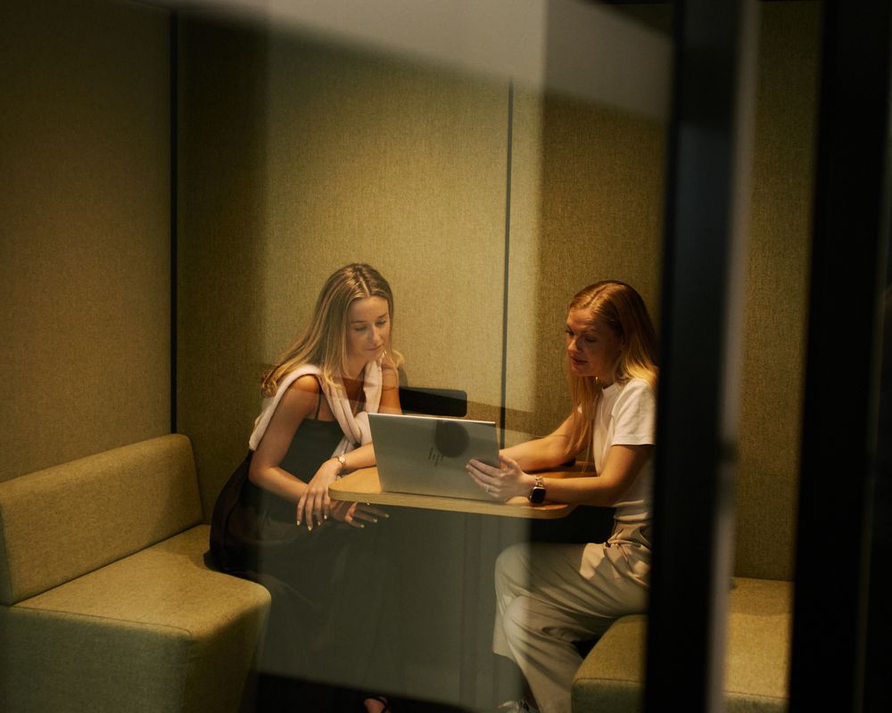 Professional confidently preparing for a job interview at Puig in the premium beauty and fashion industry.